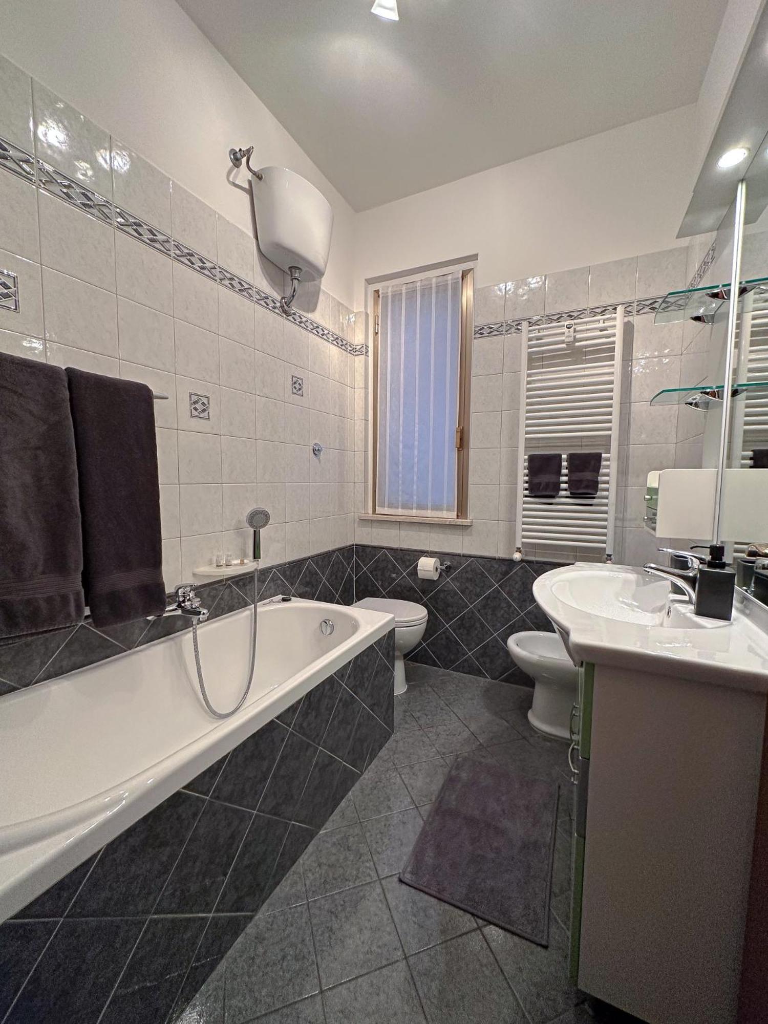 Bora Scura Apartment Trieste Luaran gambar