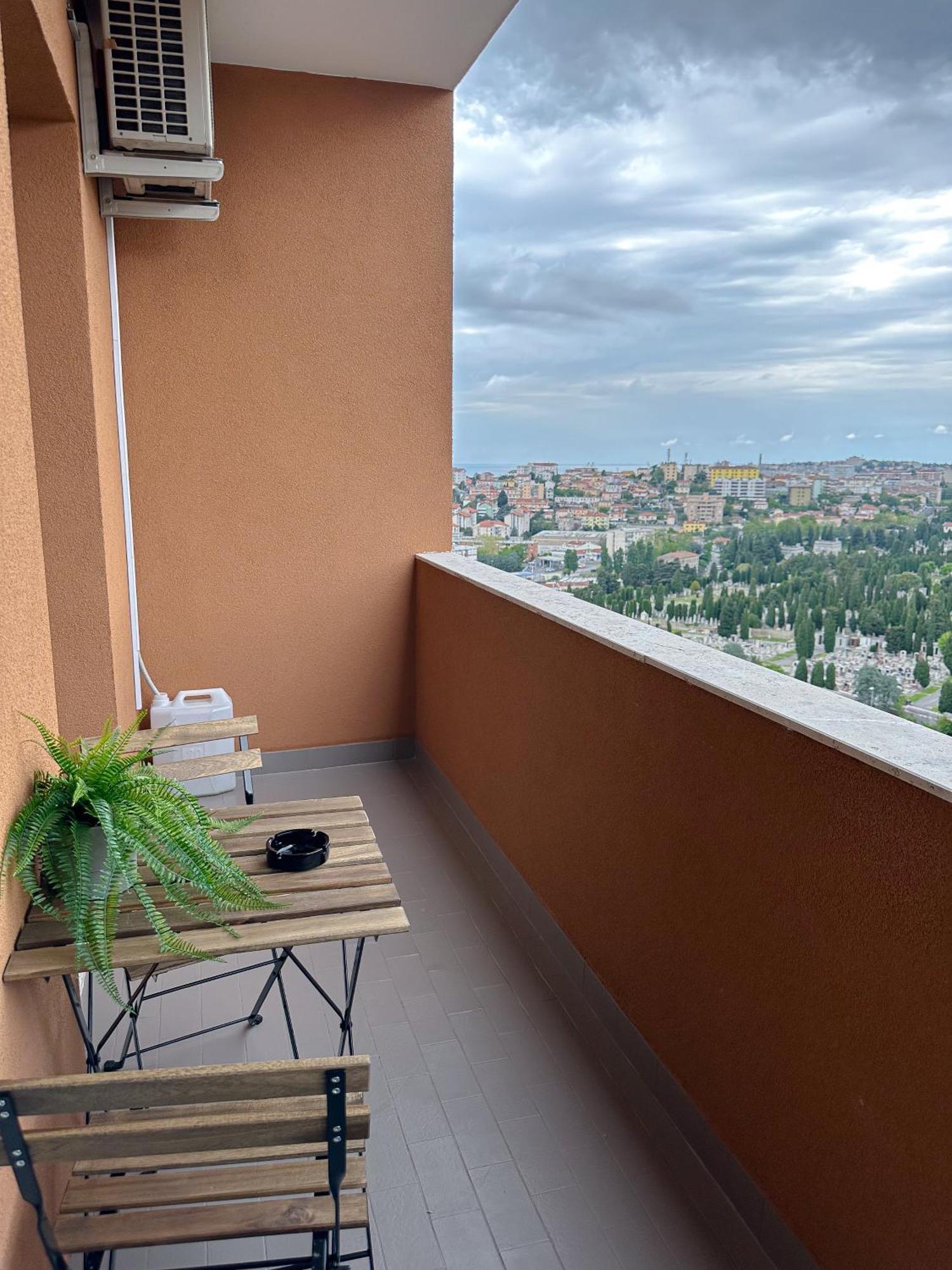 Bora Scura Apartment Trieste Luaran gambar